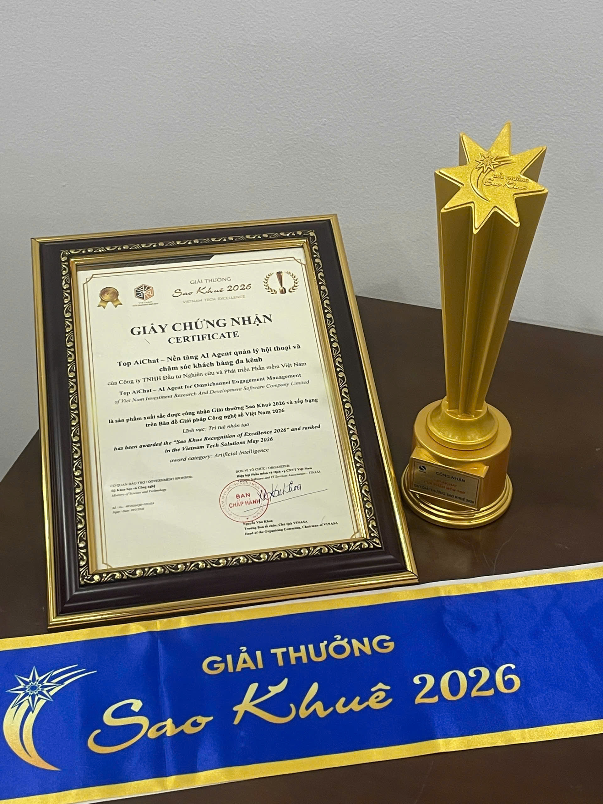 Bằng khen Sao Khuê 2026 dành cho Top AiChat